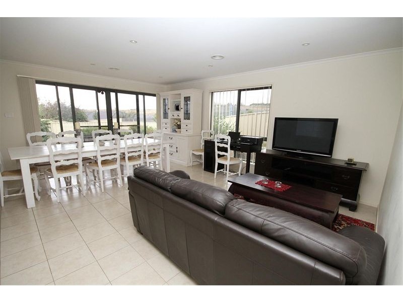 2/6 Thane Court, Yass NSW 2582