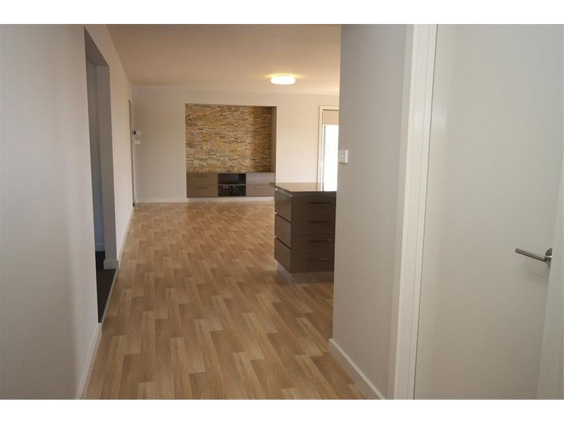 16 Burgess Place, Yass NSW 2582