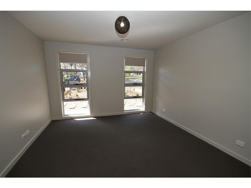 16 Burgess Place, Yass NSW 2582