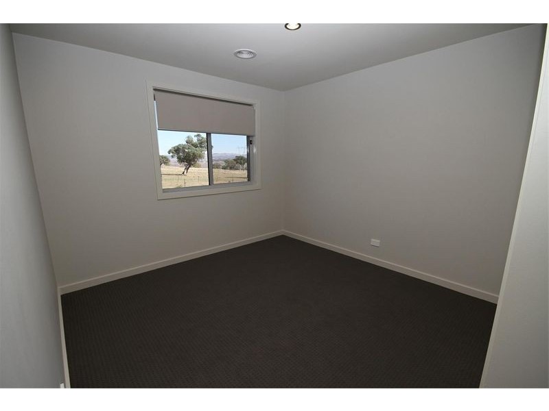 16 Burgess Place, Yass NSW 2582