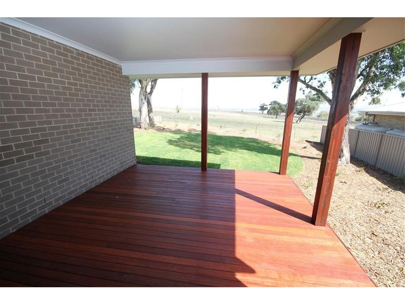 16 Burgess Place, Yass NSW 2582