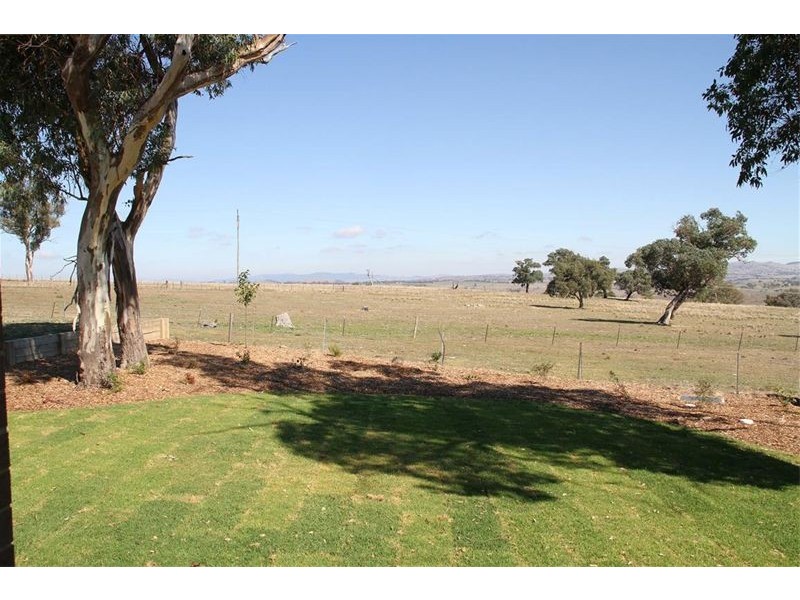 16 Burgess Place, Yass NSW 2582