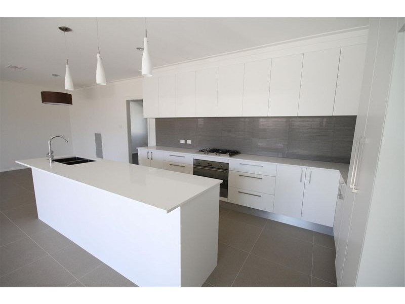4 Colls Close, Yass NSW 2582