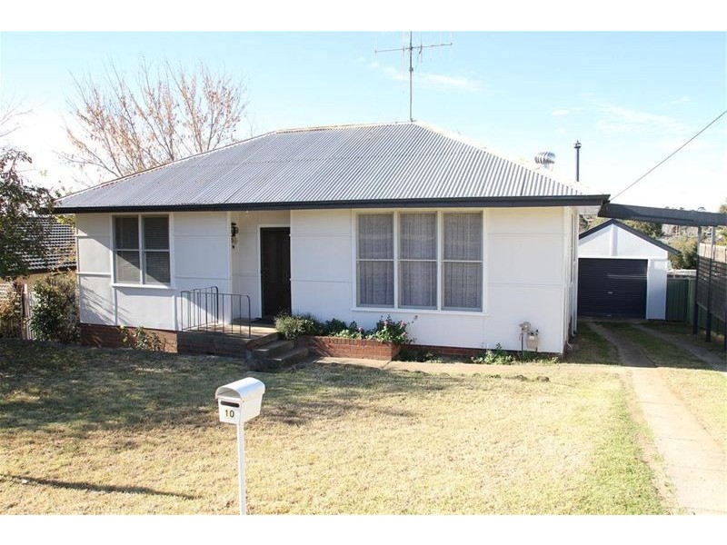 10 Brennan Street, Yass NSW 2582