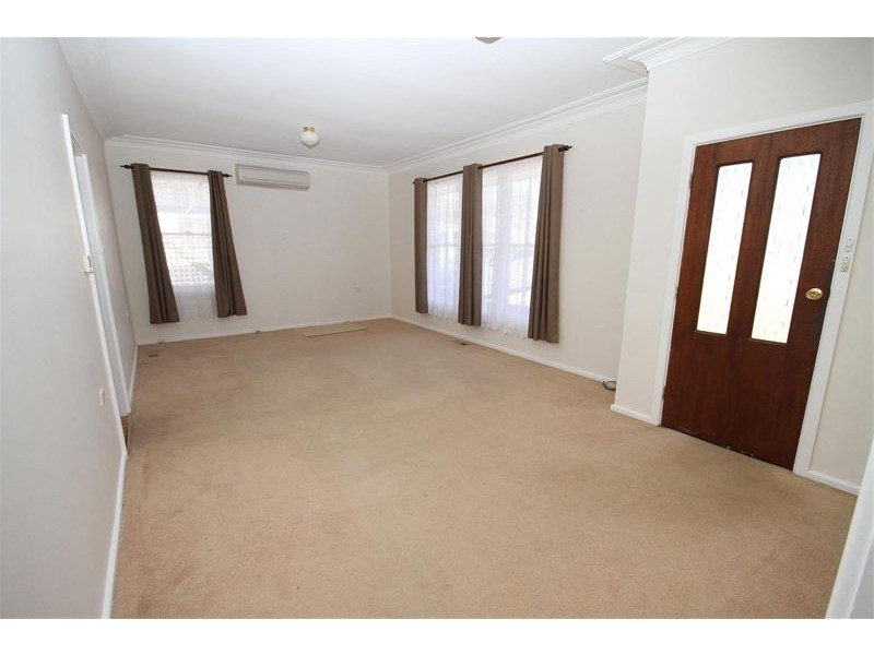 10 Brennan Street, Yass NSW 2582