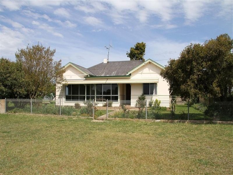 87 Yass Valley Way, Yass NSW 2582