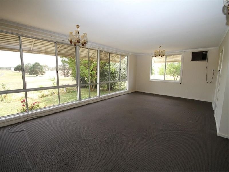 87 Yass Valley Way, Yass NSW 2582