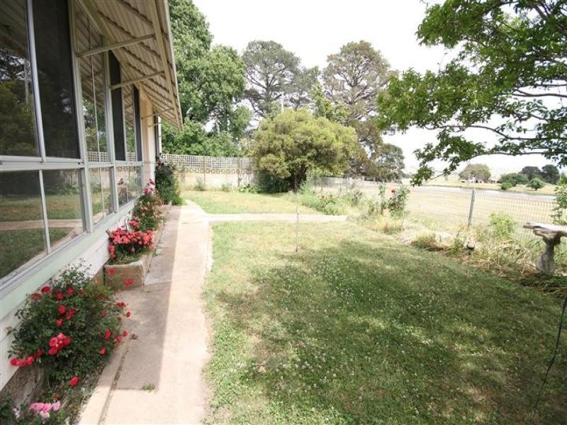 87 Yass Valley Way, Yass NSW 2582