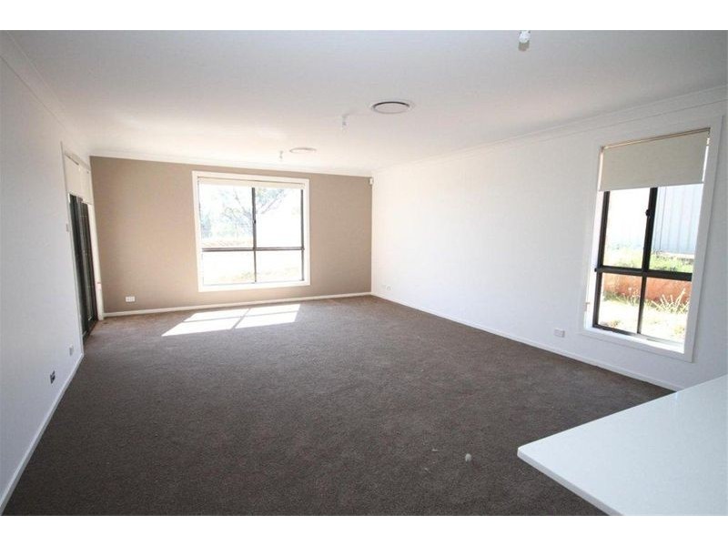 35 Discovery Drive, Yass NSW 2582