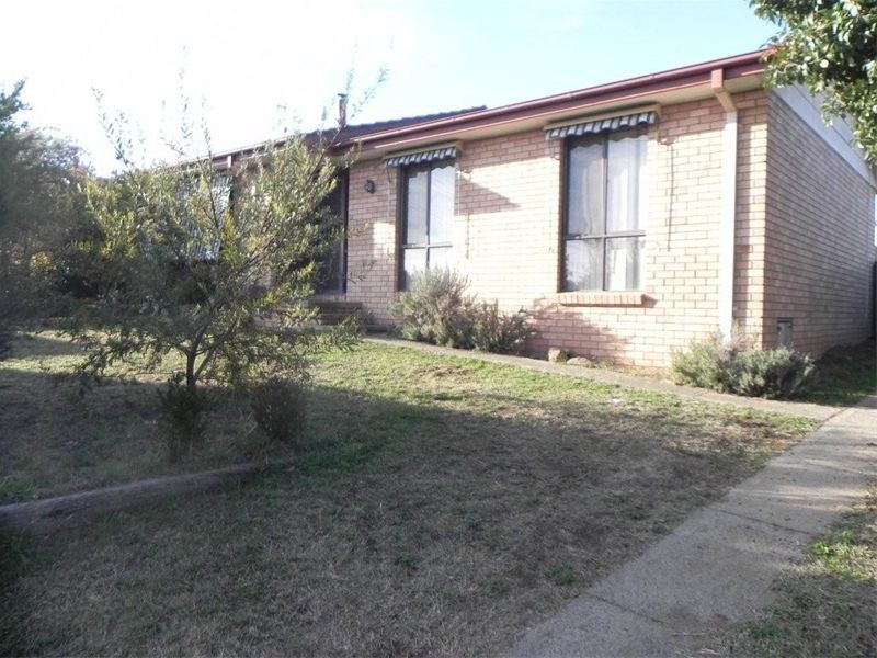 20 Merriman Drive, Yass NSW 2582