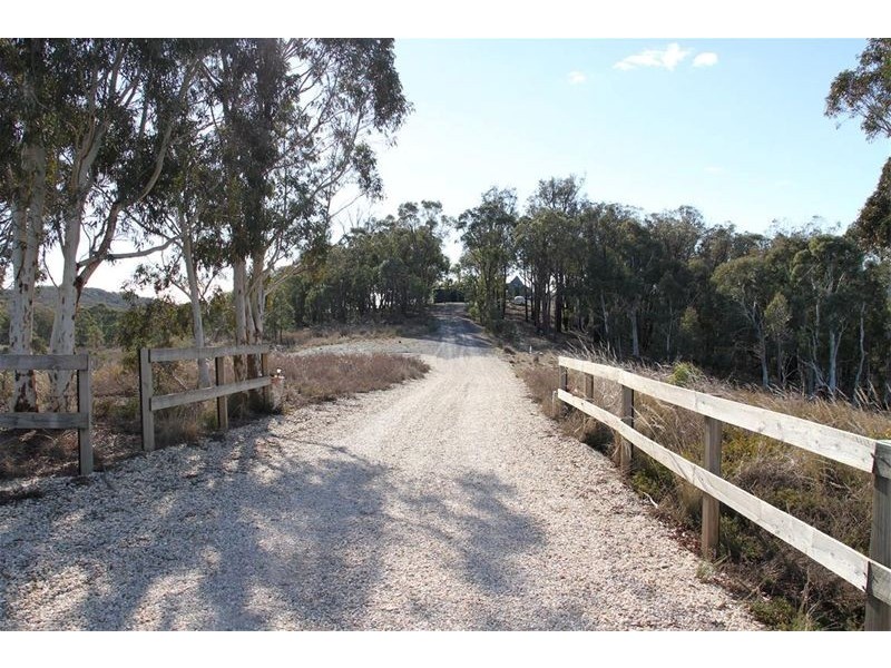 572 Berrabangalo Road, Yass NSW 2582