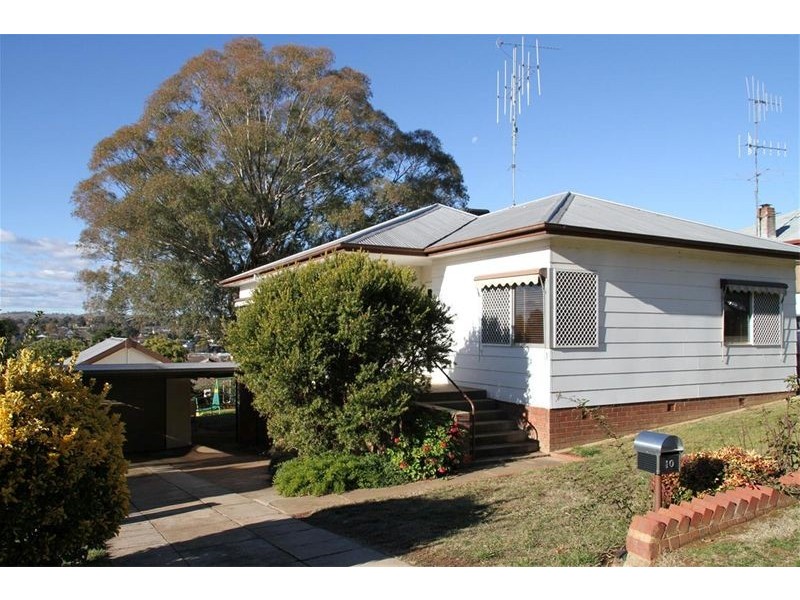 10 Amaroo Place, Yass NSW 2582