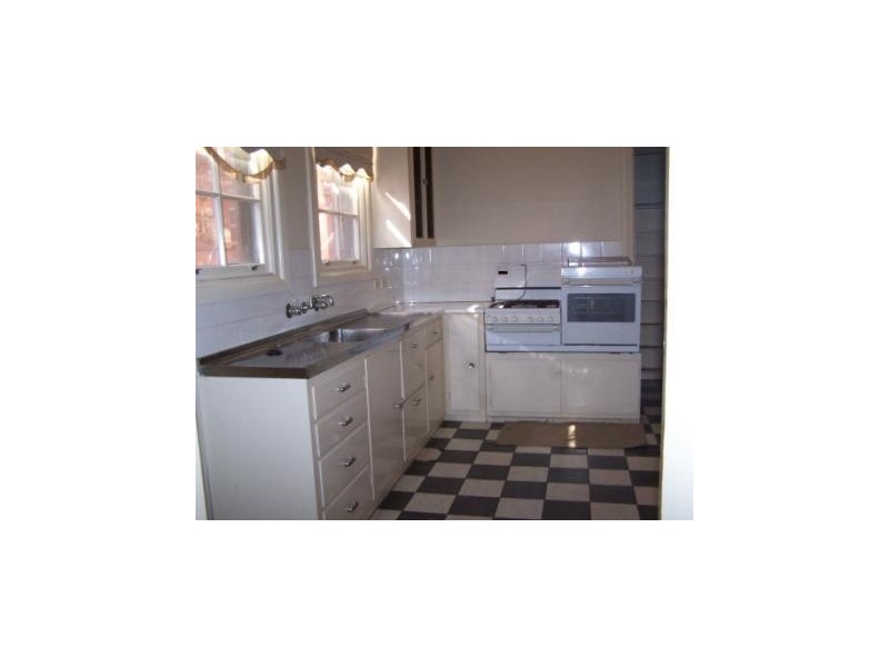 2/155 Comur Street, Yass NSW 2582