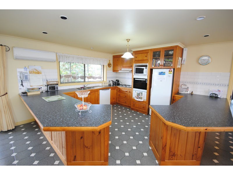 17 Connemarra Court, Portland VIC 3305