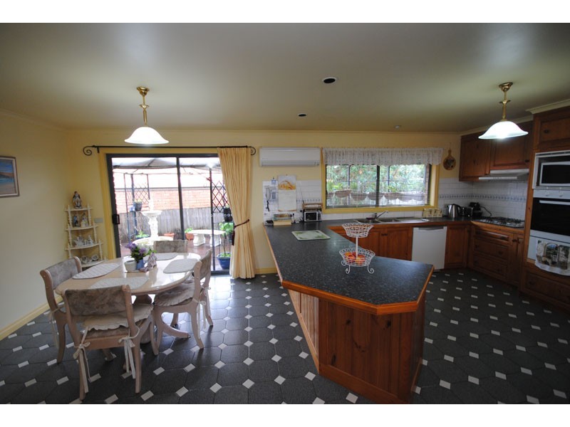 17 Connemarra Court, Portland VIC 3305