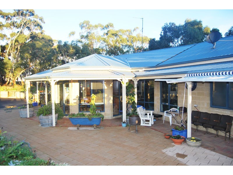 137 School Road, Portland VIC 3305