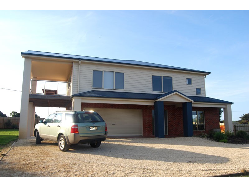 8 Albert Street, Narrawong VIC 3285