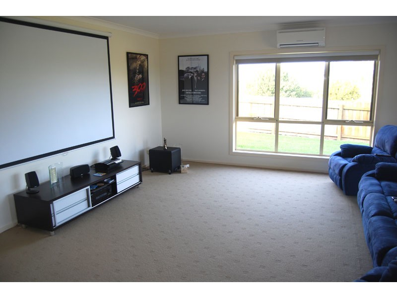 8 Albert Street, Narrawong VIC 3285