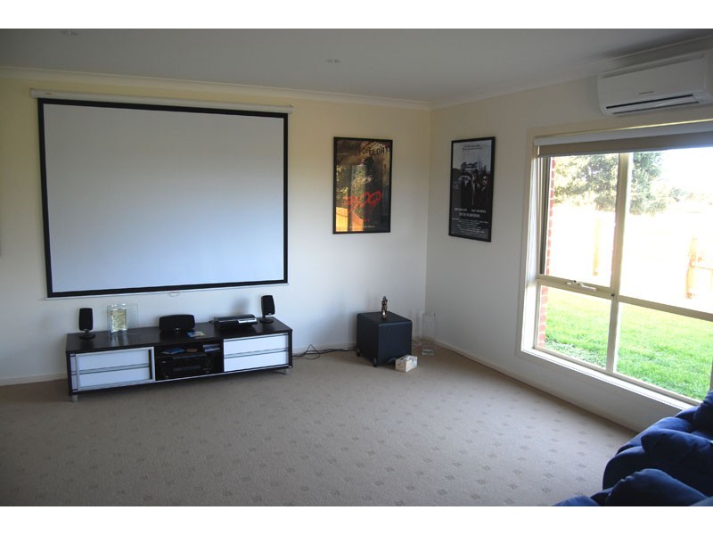 8 Albert Street, Narrawong VIC 3285