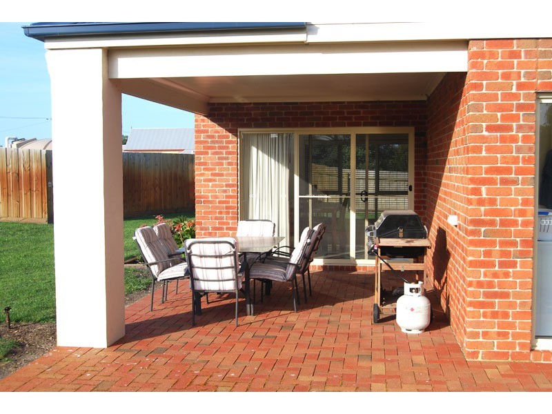 8 Albert Street, Narrawong VIC 3285