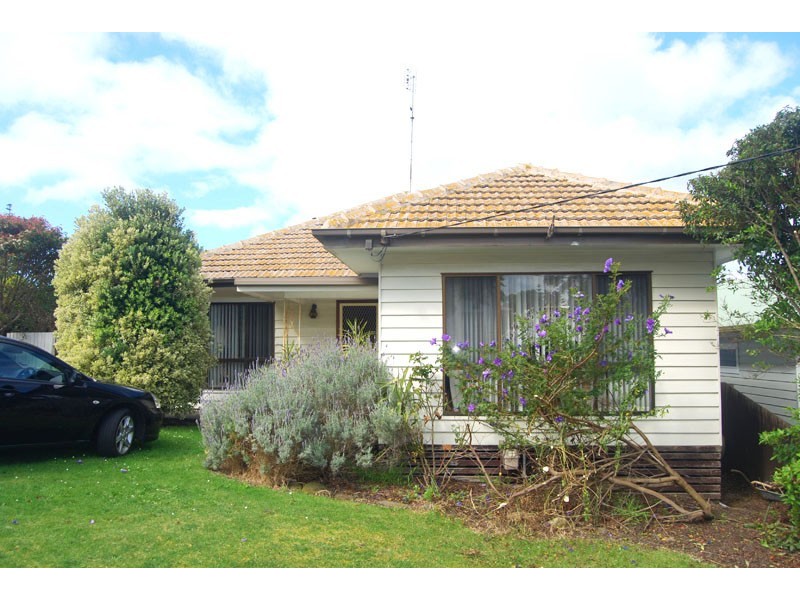 8 Sutton Avenue, Portland VIC 3305