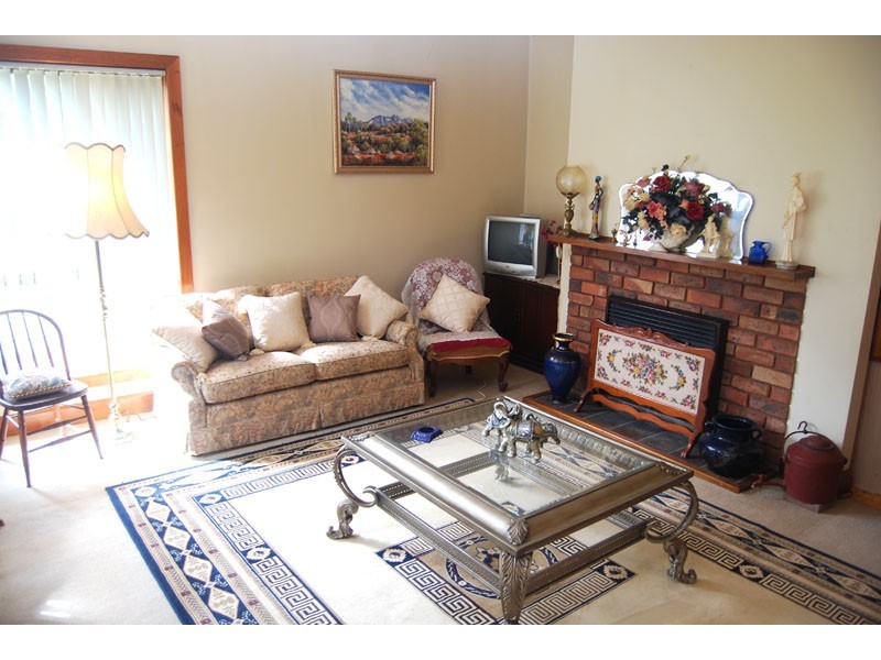8 Sutton Avenue, Portland VIC 3305