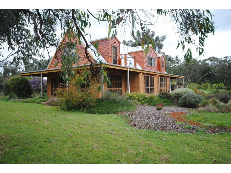 3 Bemeli Court, Bolwarra VIC 3305