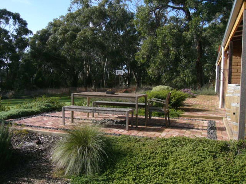 3 Bemeli Court, Bolwarra VIC 3305