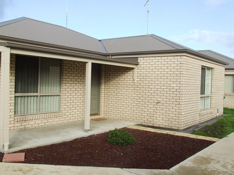 2/10 Darling Street, Heywood VIC 3304