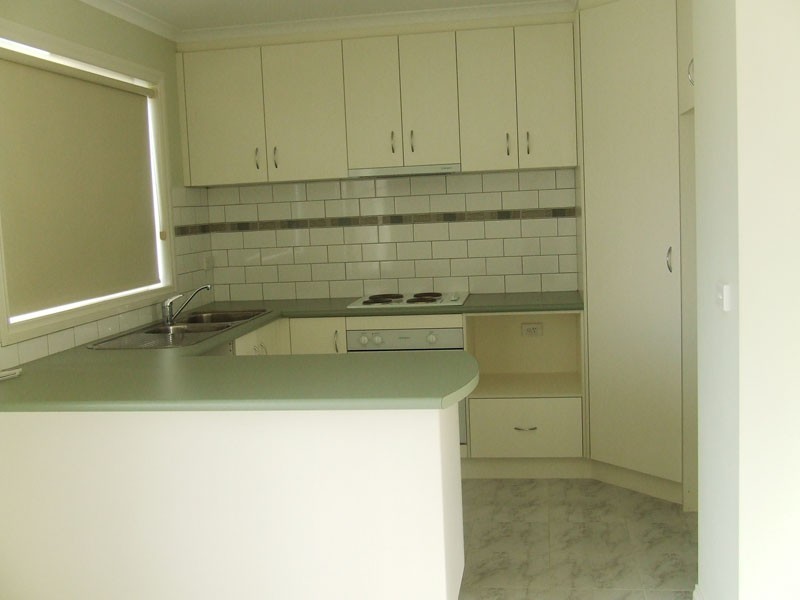 2/10 Darling Street, Heywood VIC 3304