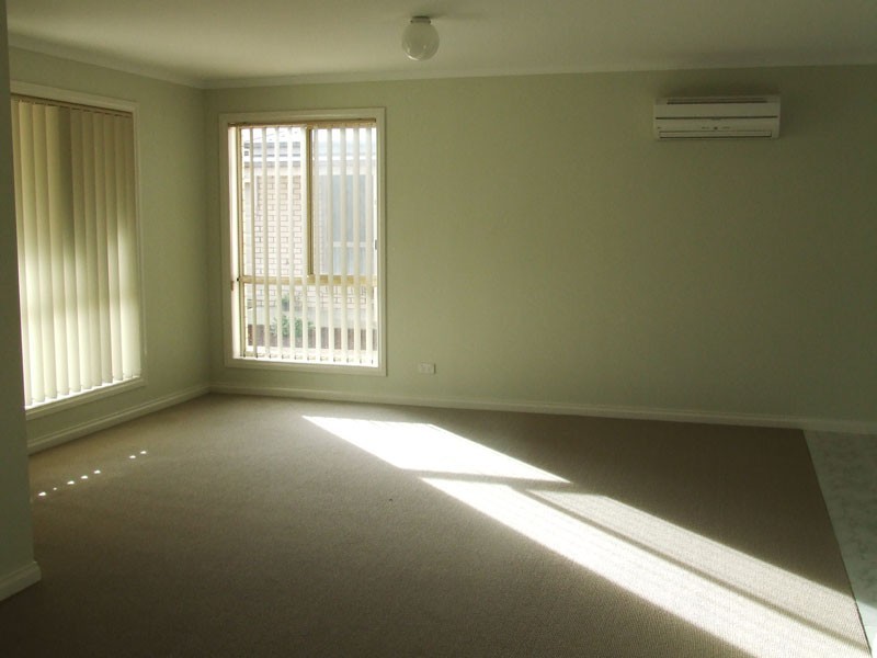2/10 Darling Street, Heywood VIC 3304