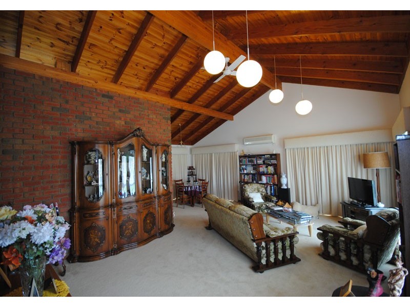 2 Caringal Court, Portland VIC 3305