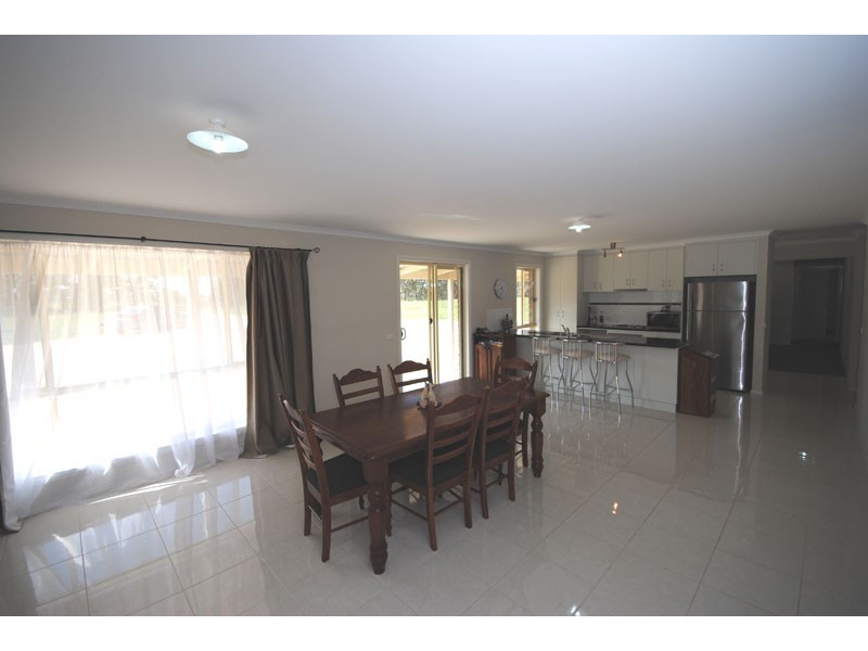 82 Golf Course Road, Heywood VIC 3304