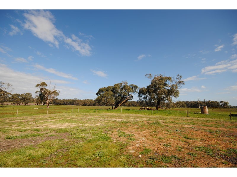 82 Golf Course Road, Heywood VIC 3304
