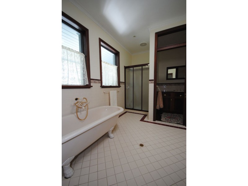 1 Segtnan Court, Portland VIC 3305