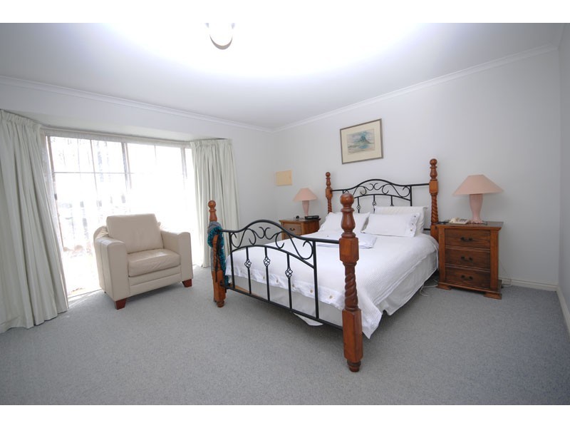 16 Connemara Court, Portland VIC 3305