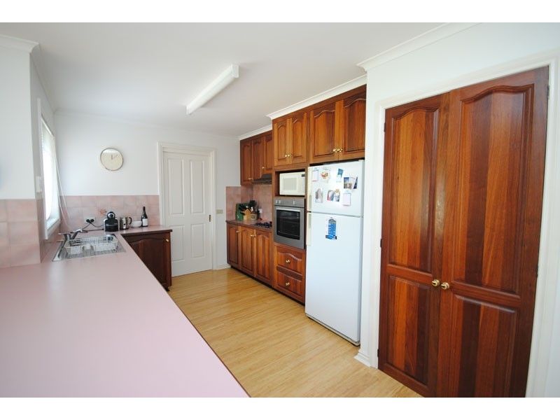 16 Connemara Court, Portland VIC 3305