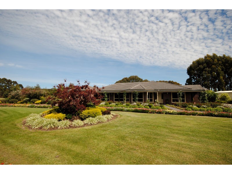 153  Caledonian Hill, Bolwarra VIC 3305