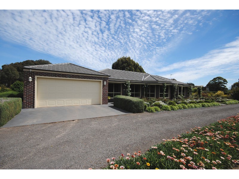 153  Caledonian Hill, Bolwarra VIC 3305