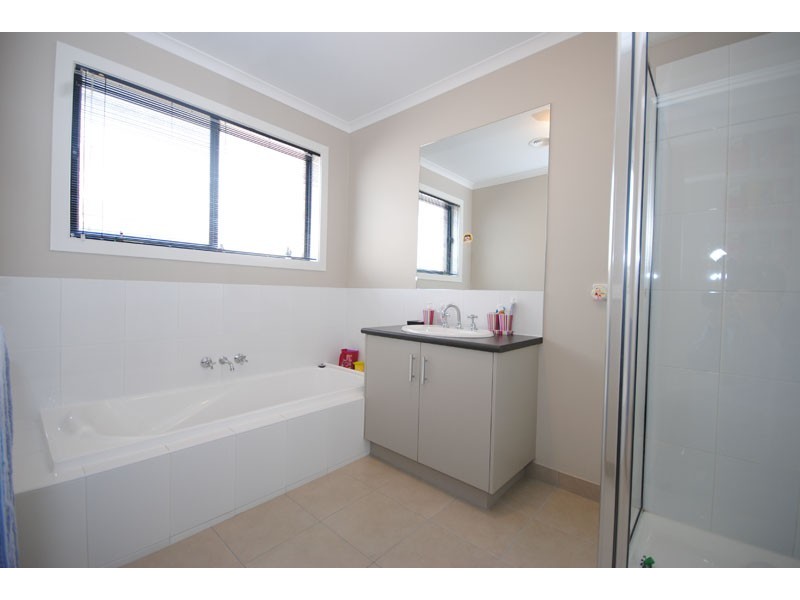 4 Madeira Close, Portland VIC 3305