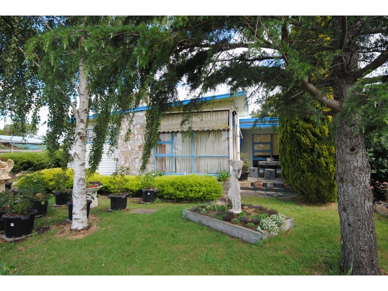 49 Lindsay Street, Heywood VIC 3304