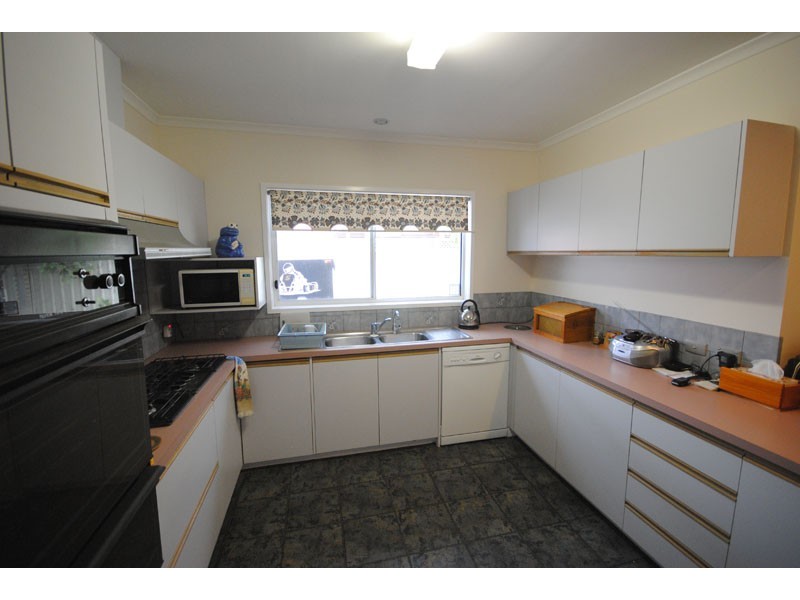 2 Curragh Court, Portland VIC 3305