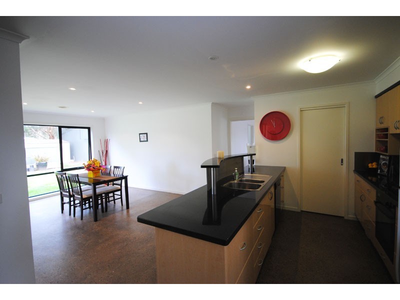 1 Burns Rd, Portland VIC 3305