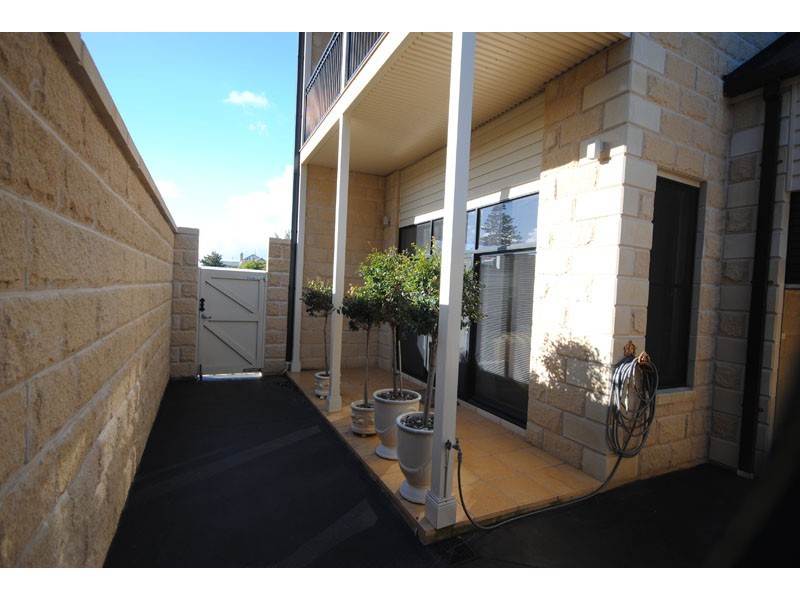 2/59 Bentinck Street, Portland VIC 3305