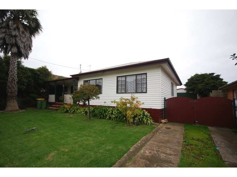 9 Valmai Avenue, Portland VIC 3305
