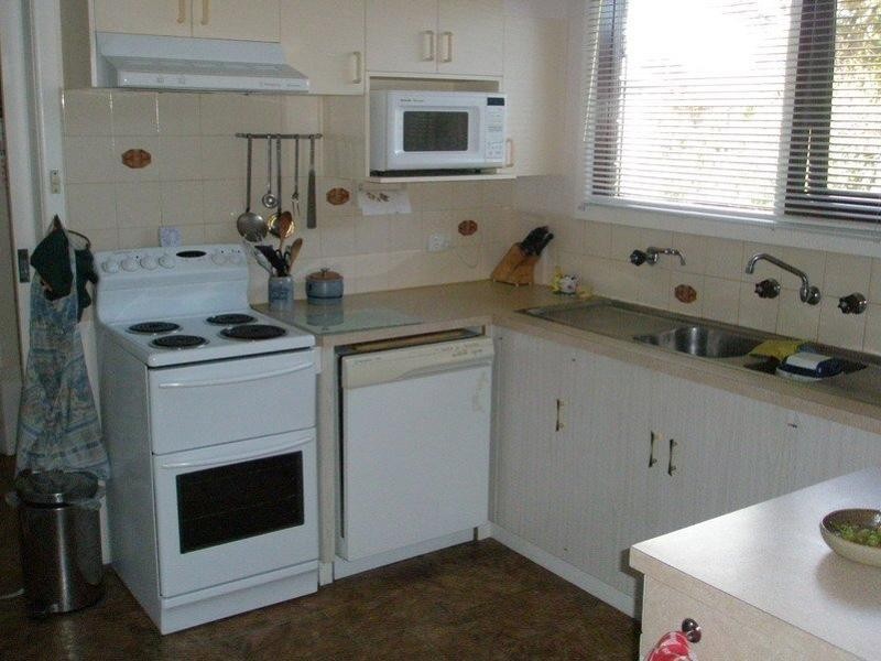 65 Lindsay St, Heywood VIC 3304
