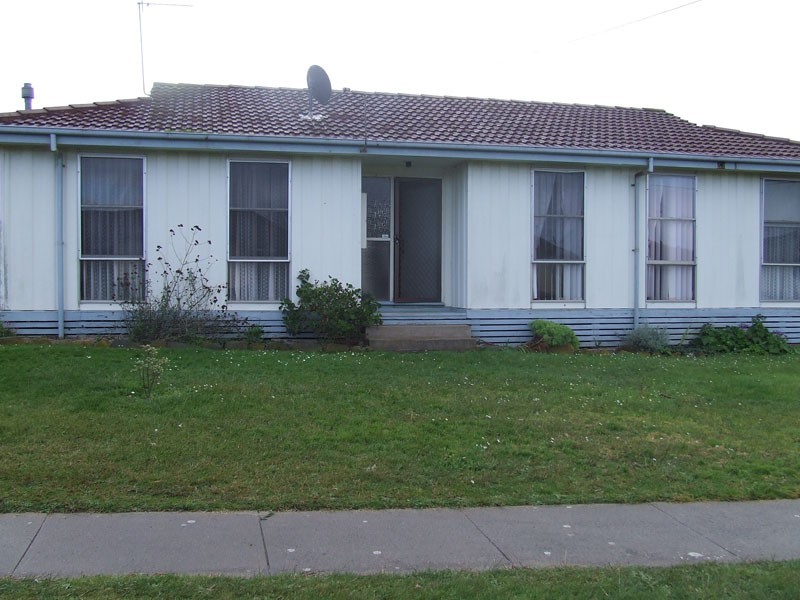 16 Waratah Cres, Portland VIC 3305