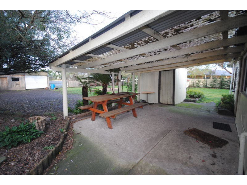 8 Barclay Street  East, Heywood VIC 3304