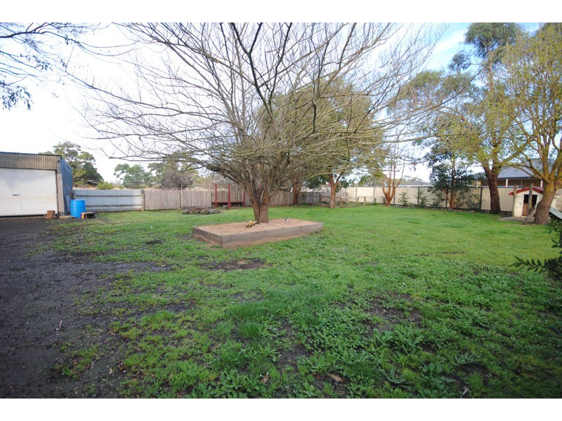 8 Barclay Street  East, Heywood VIC 3304