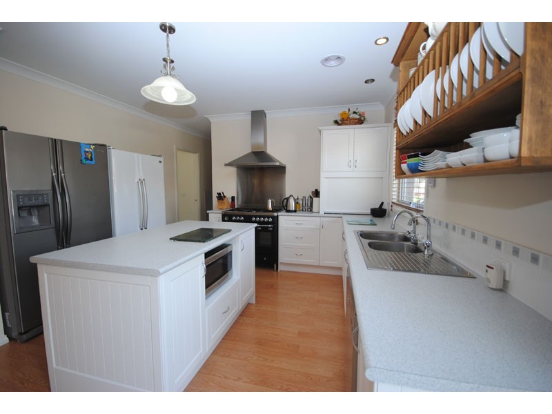 11 Banksia Court, Portland VIC 3305